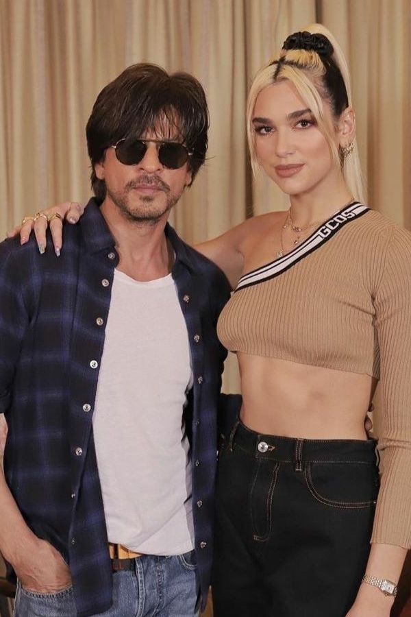 New Rules Singer Dua Lipa Lands In Mumbai For Concert Meets Shah Rukh Khan Leaves Him Awestruck On july 3rd, 2018, new rules ended it's 48 week run on the billboard hot 100, making it her first single to spend the most weeks on the hot 100. rules singer dua lipa lands in mumbai