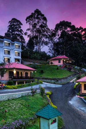 best hotels in Munnar