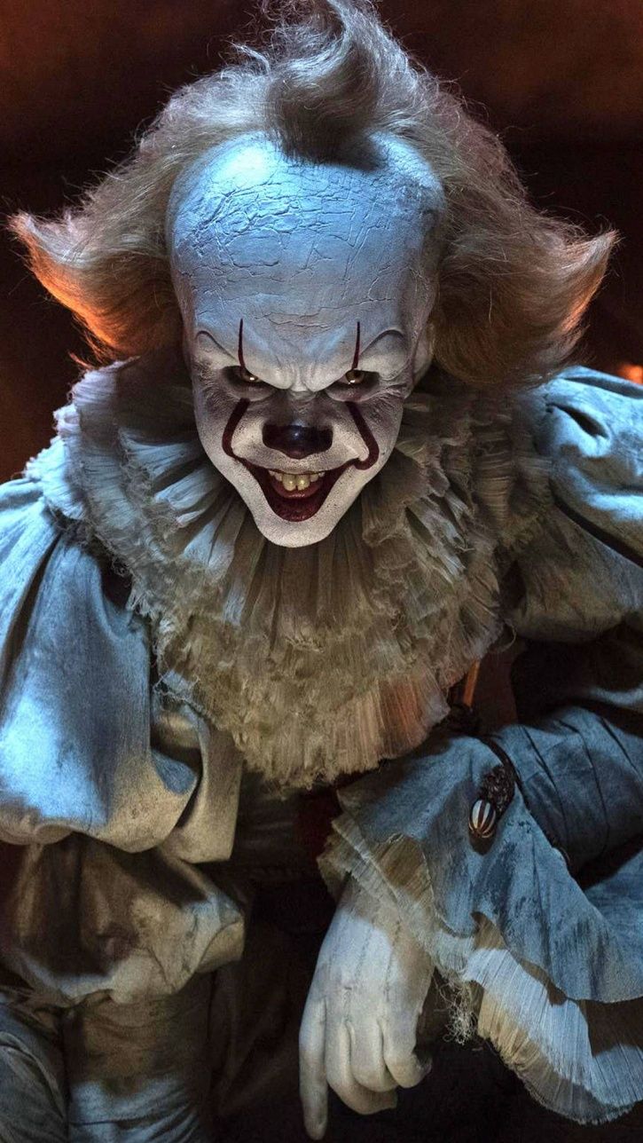 Man Dressed Up As Pennywise Follows Kids Man Dressed Up As