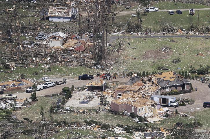 After Outbreak, Deadly Tornadoes Wreak Havoc & Destroy Homes In Southern US