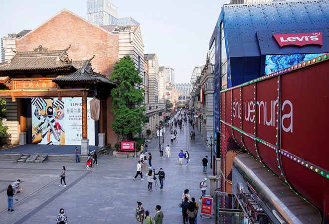 Before And After Pictures Show How Wuhan Returns To Life After Covid-19 Lockdown