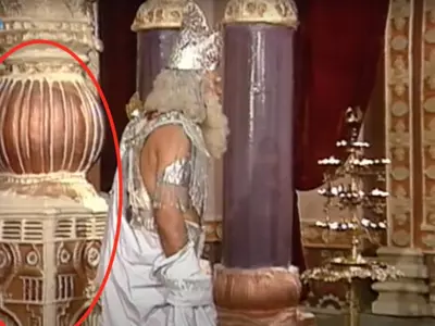 Turns Out, It Wasn't Air Cooler! Mahabharat Fans Dig Out More Pics To Show It Was Just A Pillar