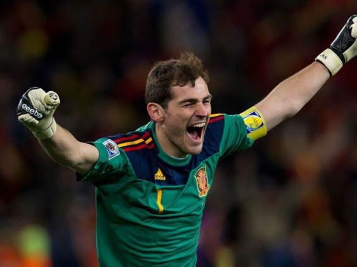 casillas world cup jersey