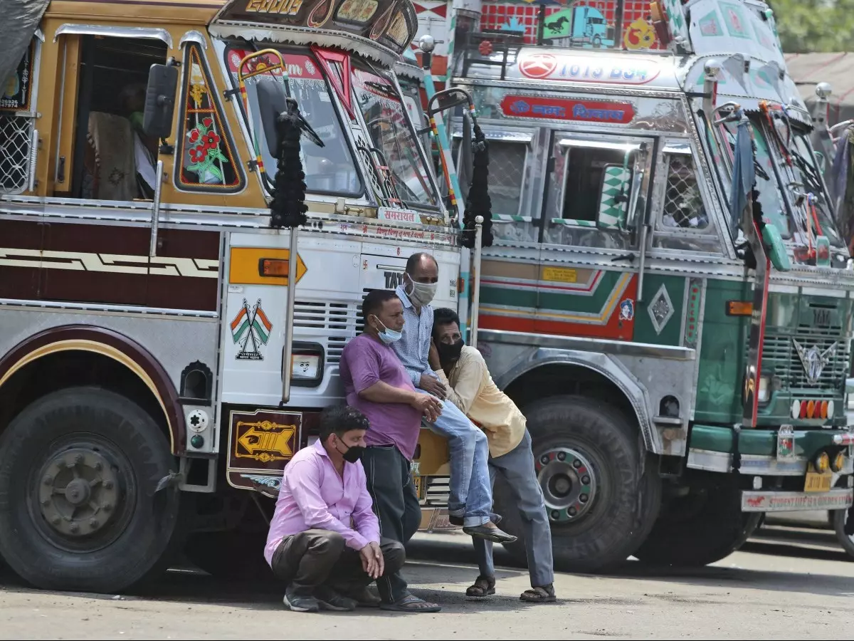 Cigarette Truck, Cigarette Truck Hijack, Cigarette Truck Hijack Tamil Nadu, Sriperumbudur Indiatimes