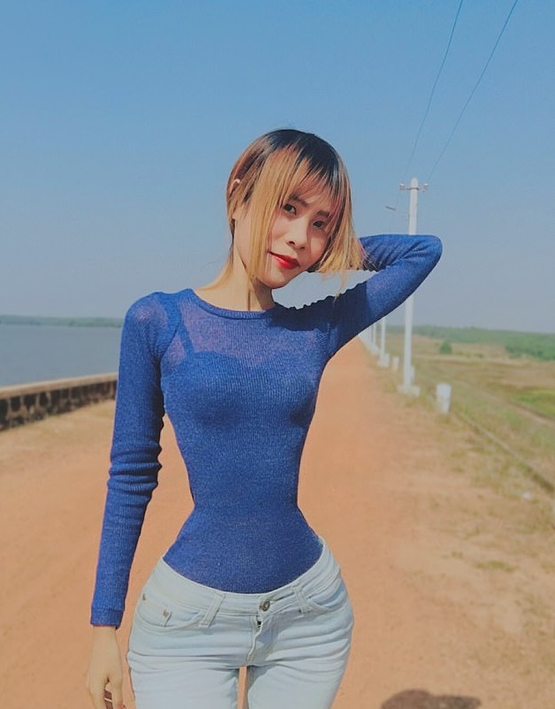 Su Naing With 13 7 Inch Waist Claims That She Is Naturally Slim