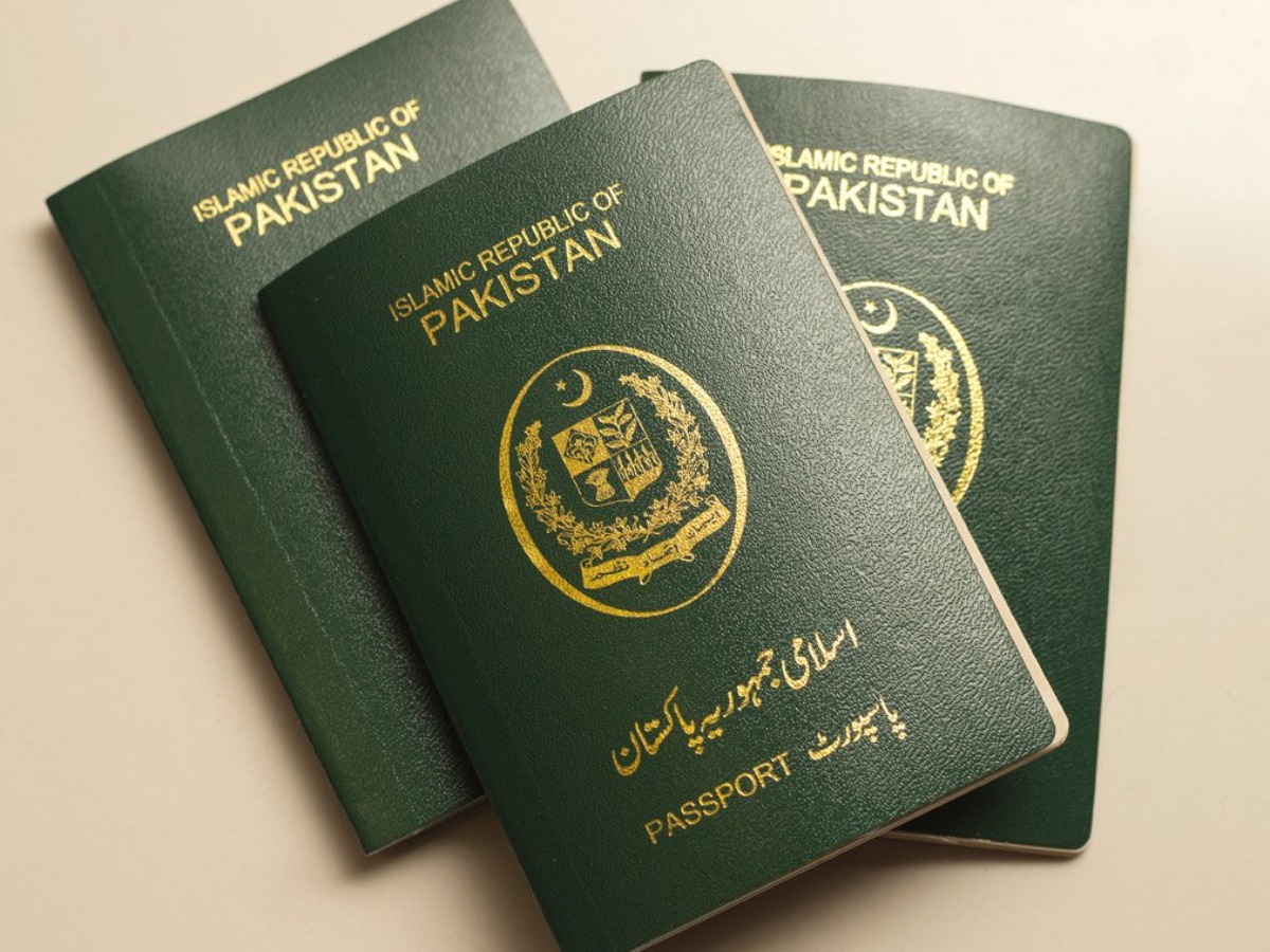 After Two Crew Members 'Disappeared', PIA To Confiscate Passports Of ...