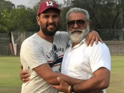 Yograj Singh with son Yuvraj Singh.