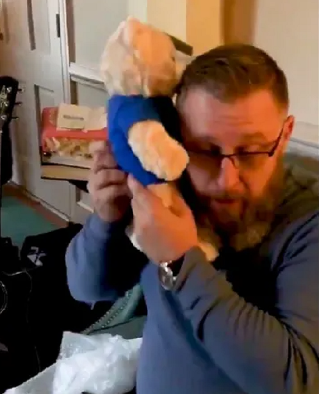 Video Father Of Heart Donor Receives Teddy Bear With Son's Heartbeat