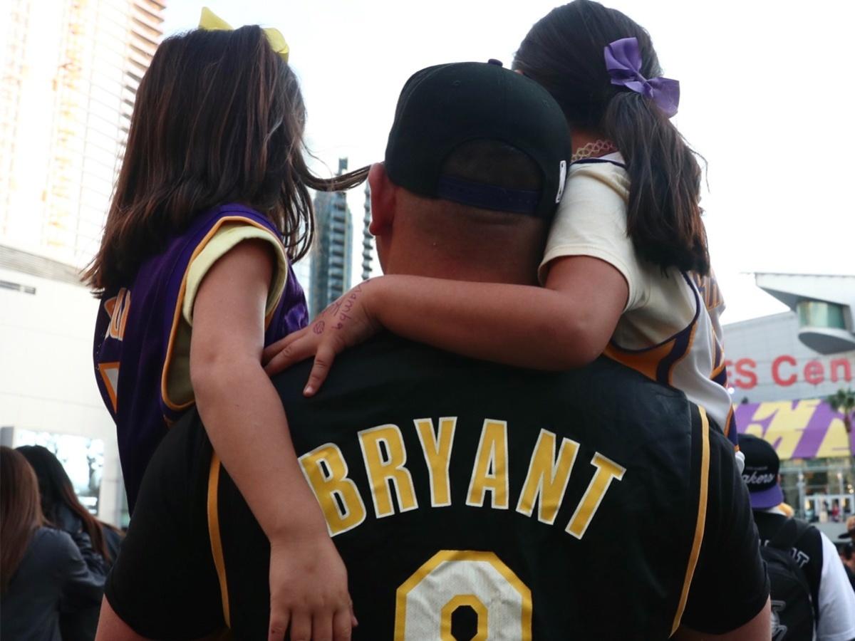 Lakers Put Kobe Bryant And Gigi's Jerseys On Courtside Seats For Game