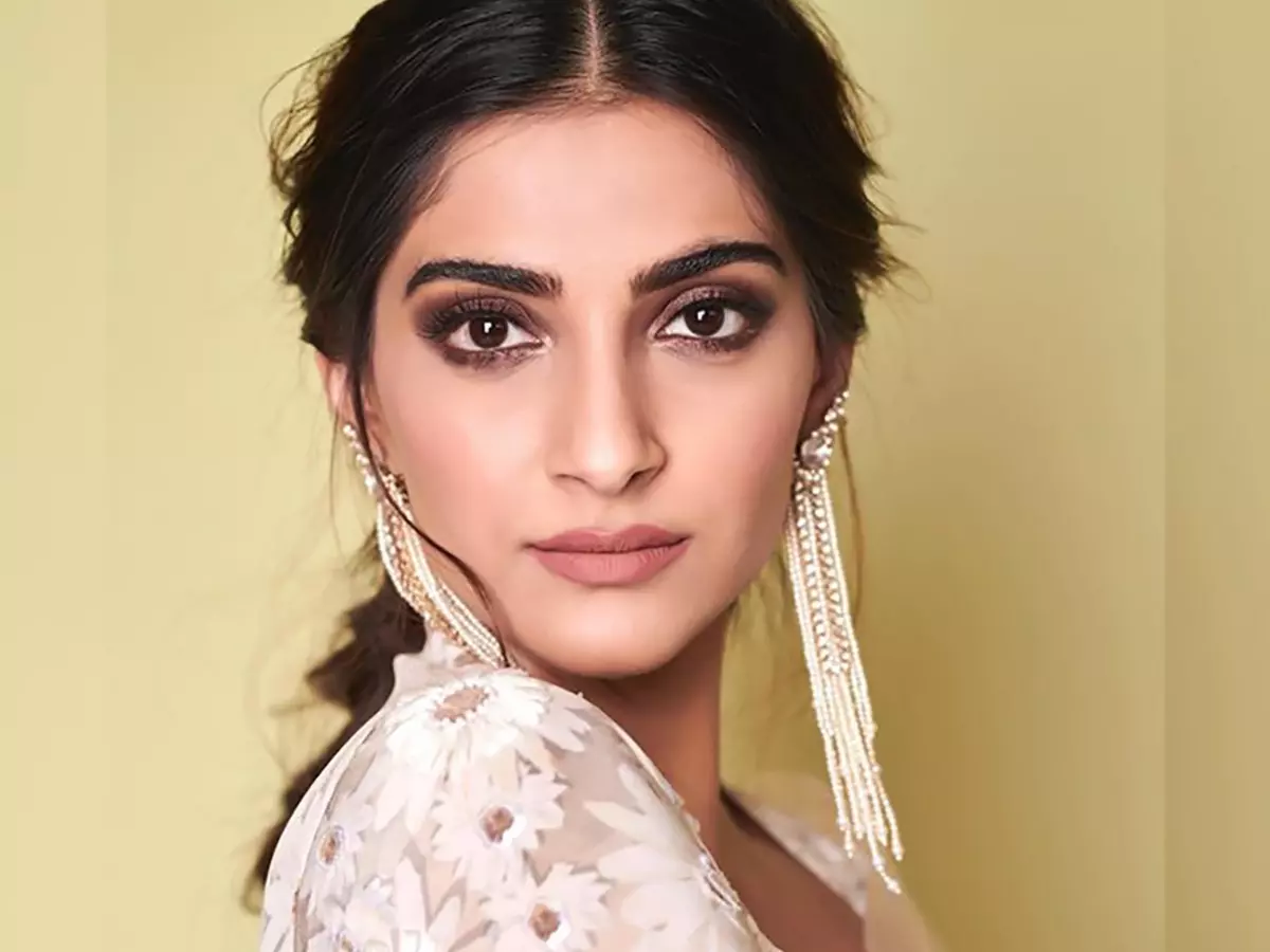 Actress Sonam Kapoor Ahuja Actress Sonam Kapoor Ahuja