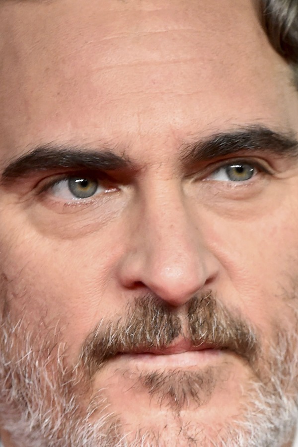 did joaquin phoenix lose weight for joker