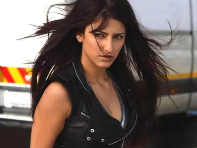 Unlike Other Celebs, Shruti Haasan Admits To Have Gone Under The Knife, Calls It Her Choice