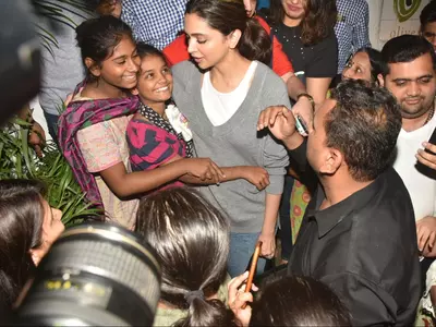 Deepika Padukone Can't Stop Smiling As She Hugs Kids On The Streets, Calls It 'Joys Of Life' 