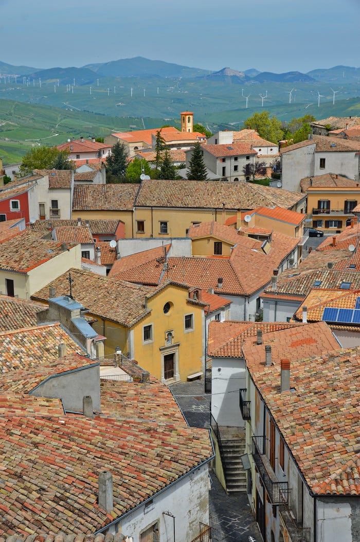 this-town-in-italy-is-selling-houses-in-one-dollar