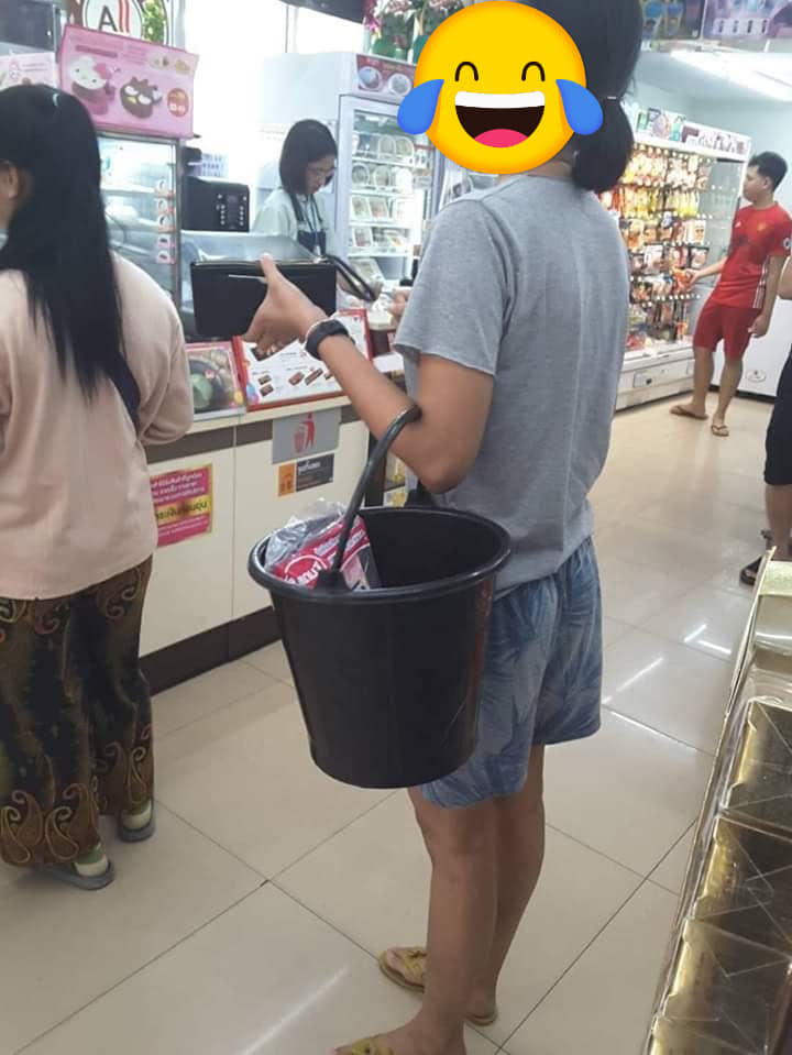 After Plastic Ban, People In Thailand Are Using Wheelbarrows & Buckets ...