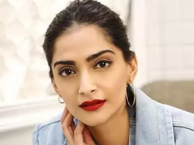 Sonam Kapoor Is 'Super Shaken' After 'Scariest Experience' With Uber Cab Driver In London