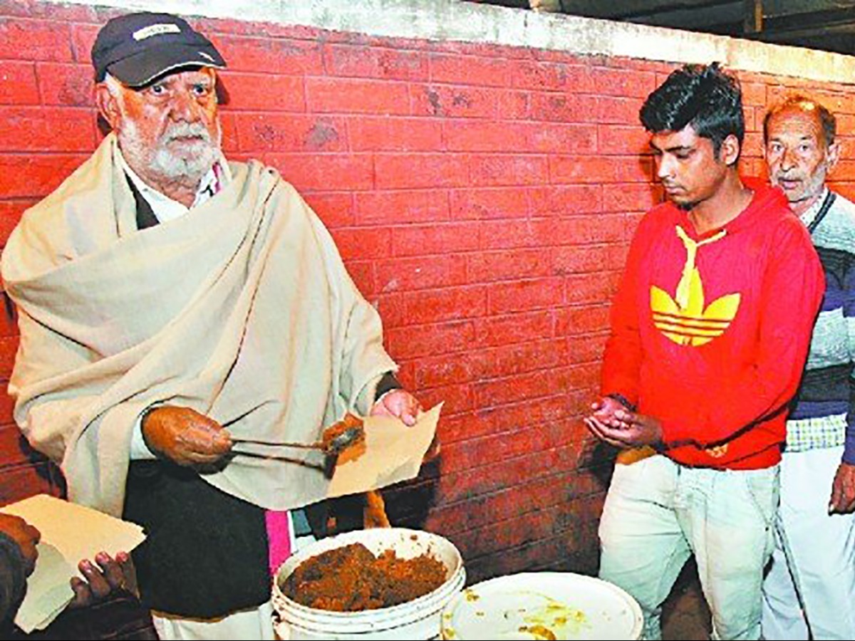 Image result for Meet 85-Year-Old 'Langar Baba', Who Serves Free Food To Poor Patients Despite Battling Cancer