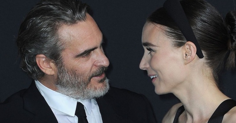 Joaquin Phoenix-Rooney Mara Were Inseparable During The Golden Globes ...