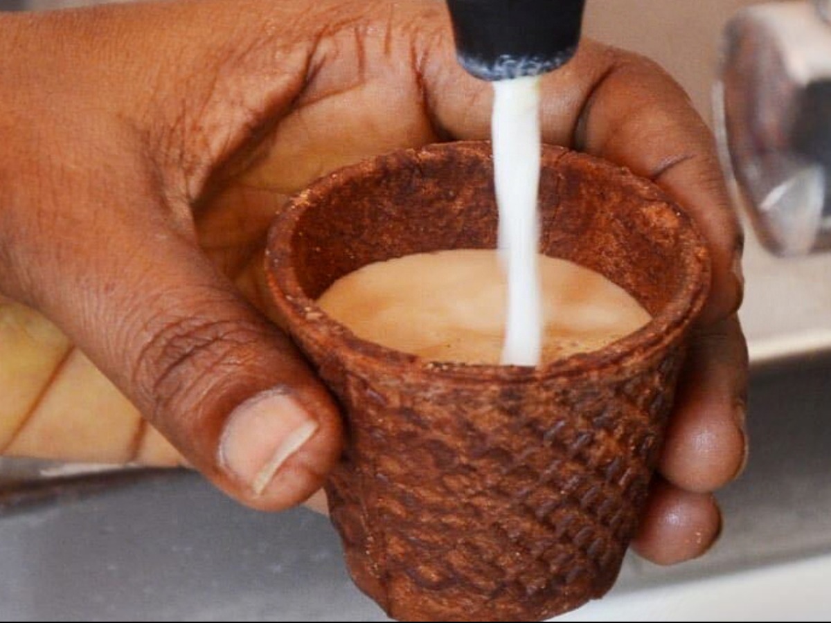 Madurai Tea Kiosk Sells Tea In Edible Cups