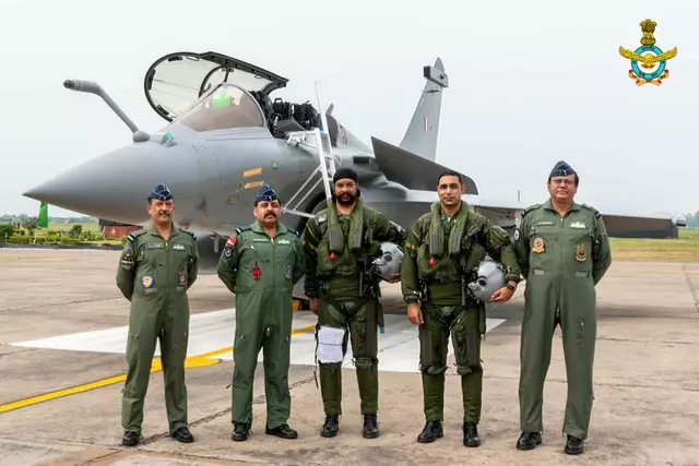 Rafale Pilot Names: Meet The Pilots Who Flew The First Batch Of India's  Rafale Fighter Jets