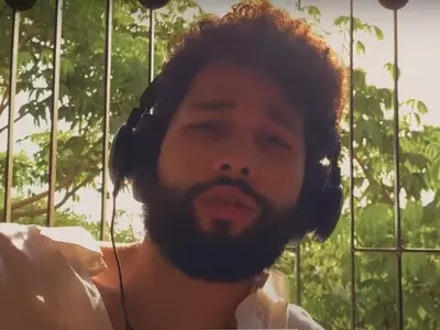 Siddhant Chaturvedi AKA Gully Boy's MC Sher Leaves Fans Mesmerized With His Debut Song 'Dhoop'