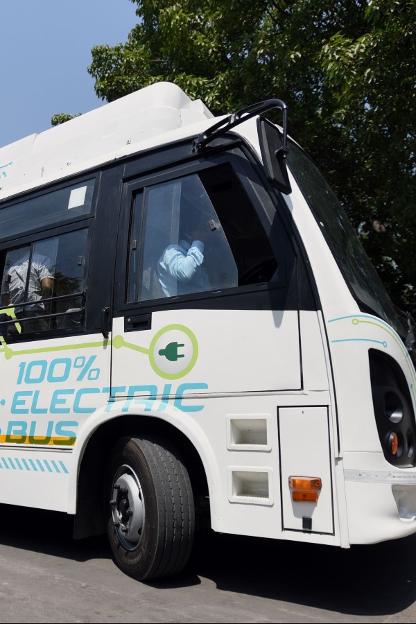 Public Transport Should Use Biofuels To Cut Fossil Fuel Expense, Stop Pollution: Nitin Gadkari