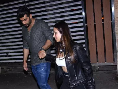 'You Know I Smile In My Sleep' Arjun Kapoor And Malaika Arora's PDA Is Getting Out Of Control
