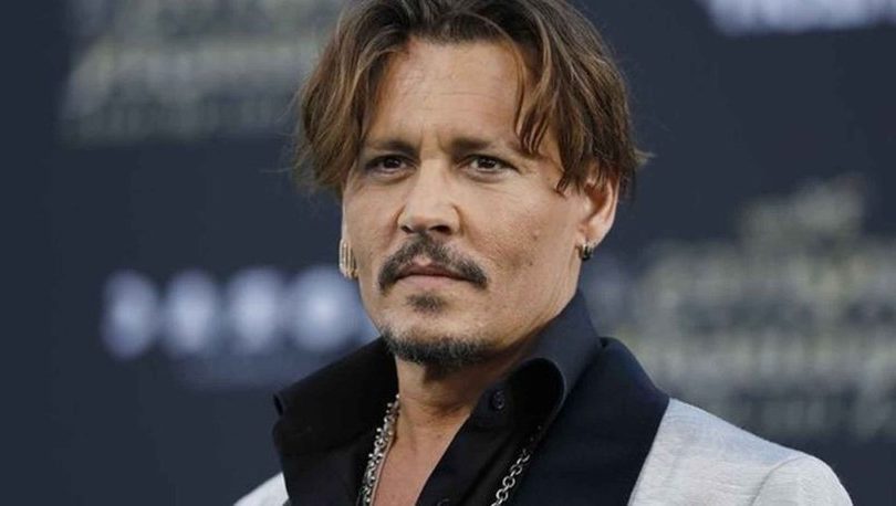 Double Bonanza! Johnny Depp Reportedly In Talks To Play Joker In Robert ...