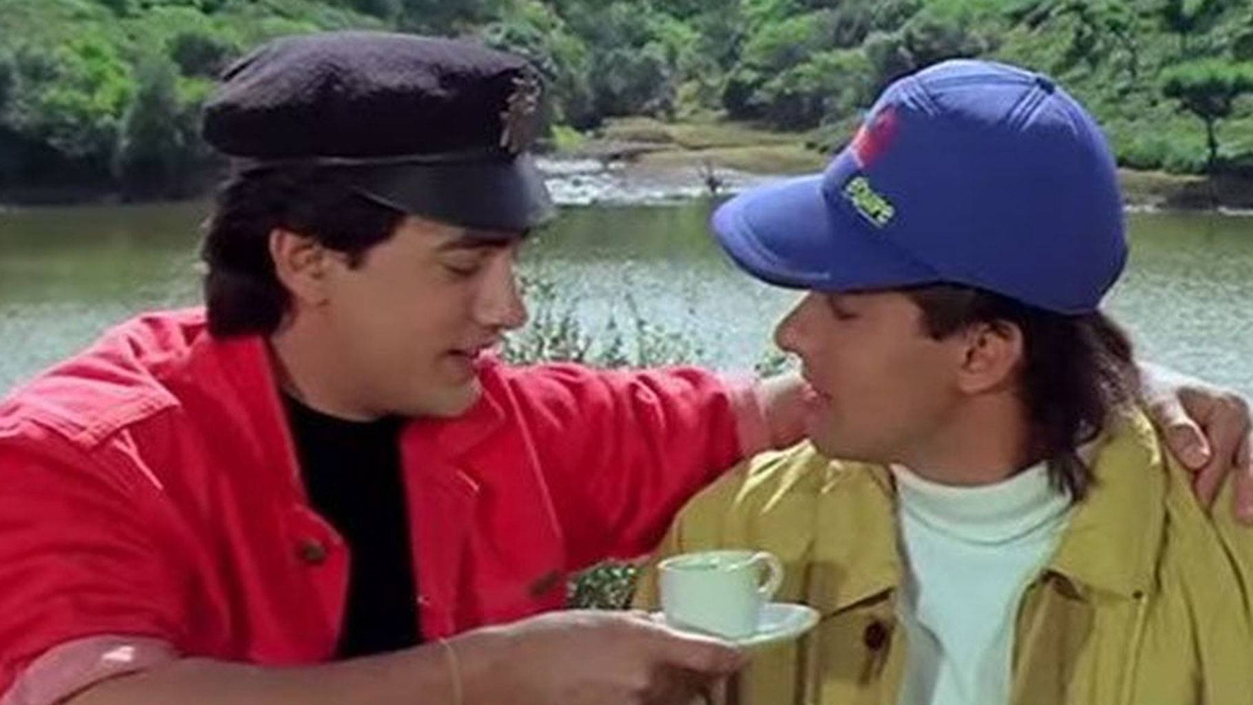 Pathan Brothers Bring Out Their Inner Salman & Aamir To Recreate A Scene From 'Andaz Apna Apna' Pathan Brothers Bring Out Their Inner Salman & Aamir To Recreate A Scene From 'Andaz Apna Apna'