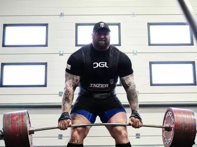 Hafthor Bjornsson AKA 'The Mountain' From Game of Thrones Sets World Deadlift Record By Lifting 501 Kgs
