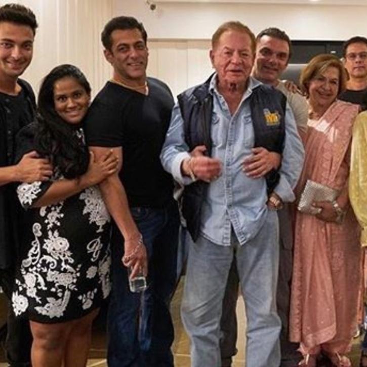 Salman Khan Visits His Parents In Mumbai After 60 Days, Returns Back To