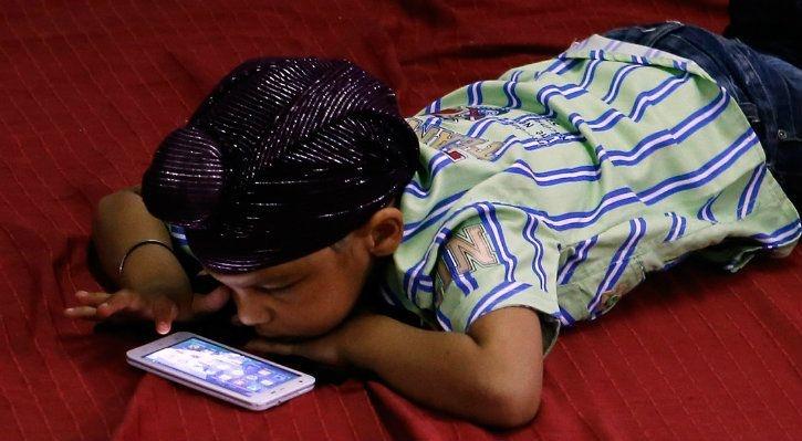 38% Indian School Kids Have Access To Internet, But E-Learning Is A  Challenge For Poor