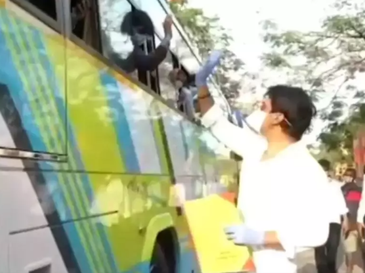 Sonu Sood Arranges Buses Again, Helps 500 Migrant Workers Go Home In UP, Will Send 3000 More