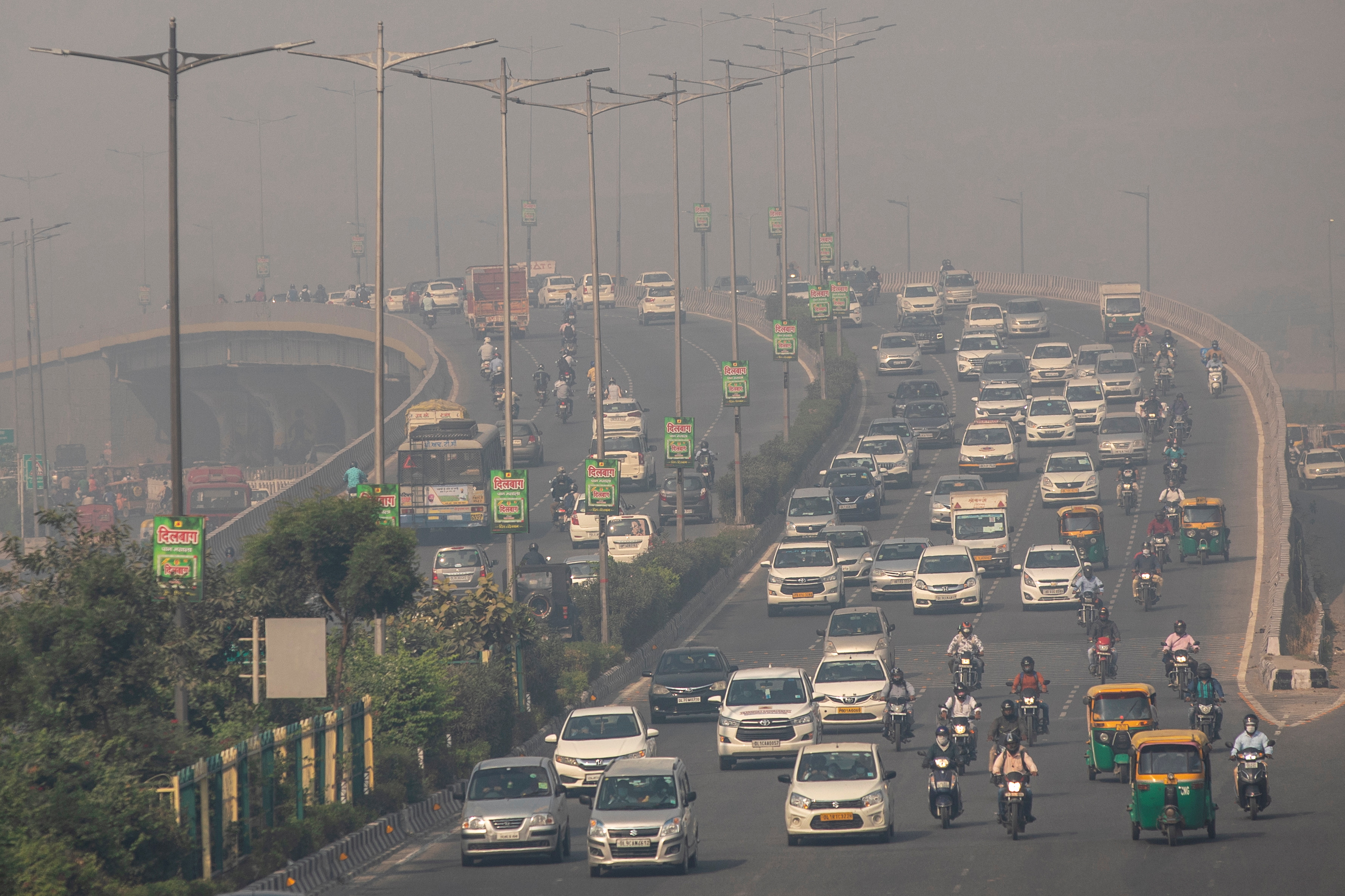 Индии 2022. Машины правительства Индии. Транспорт Индии 2022. India `s cars pollution. Дороги в Индии 2022 год.