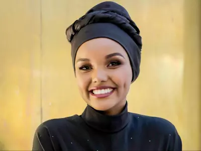 World's 1st Hijabi Supermodel Halima Aden Quits Showbiz For Being Forced To Compromise Religious Beliefs