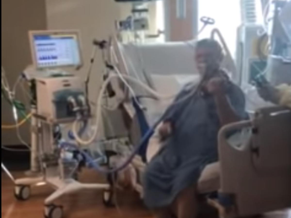 Intubated COVID19 Patient Plays Violin(02)