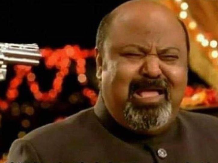 Saurabh Shukla as Batuk Maharaj in Lage Raho Munna Bhai.