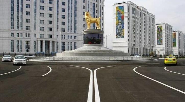 Turkmenistan Ruler Has Just Unveiled A Massive Gold Statue Of His ...