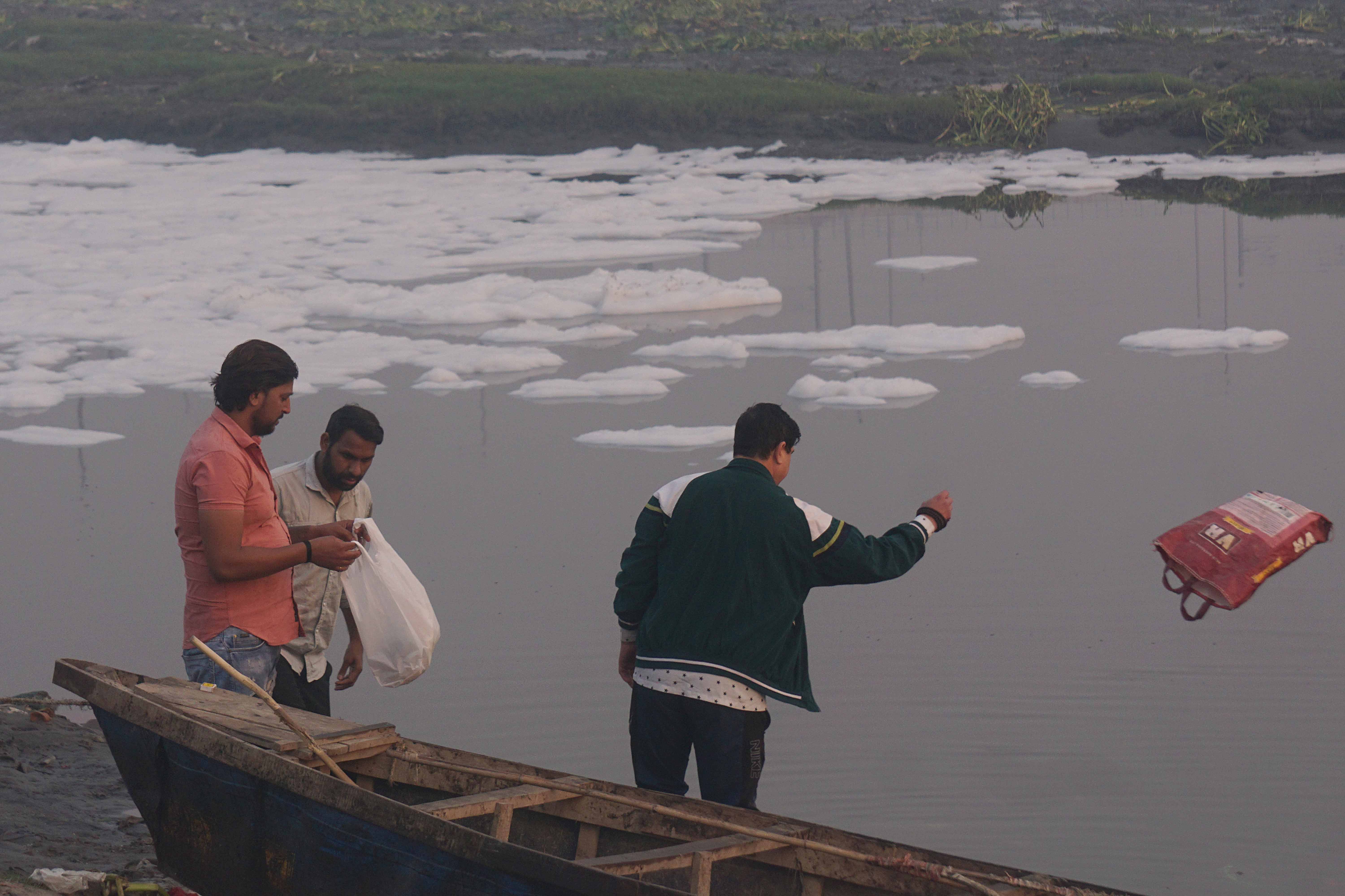 Toxic Foam Returns To Yamuna