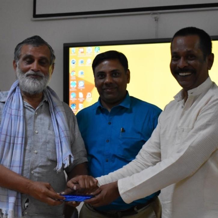 Kamal Taori IAS Biography: कमल टावरी: गम्छा लाटकाने वाला IAS अफ़सर