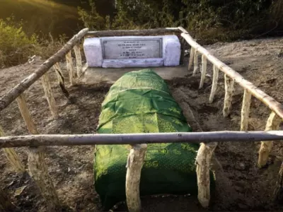 Indian Army restores damaged grave of Pak officer
