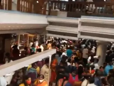 In the video, hundreds of people can be seen gathered at the Kumaran Silks shop in Chennai with no distance being maintained. The customers can be seen standing close to each other in the crowded confines with hardly anyone wearing masks.