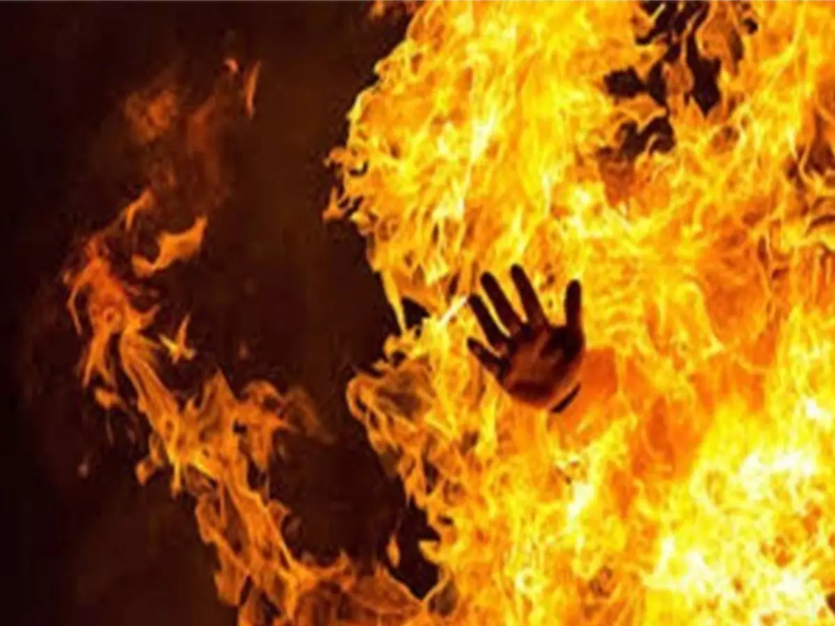 Filmmaker Santosh Gupta's Wife & Daughter Die By Suicide After Setting Themselves On Fire Filmmaker Santosh Gupta's Wife & Daughter Die By Suicide After Setting Themselves On Fire