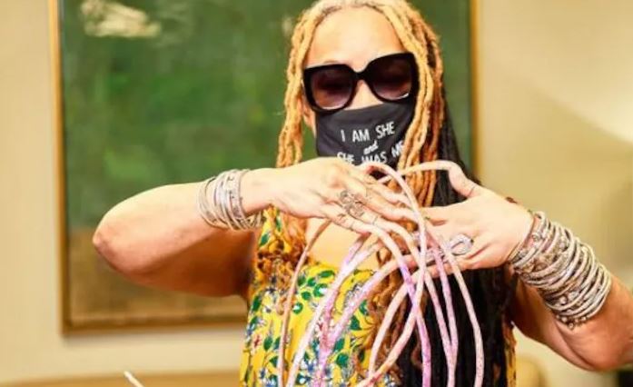 Woman With Guinness World Record For Longest Fingernails Cuts Them 