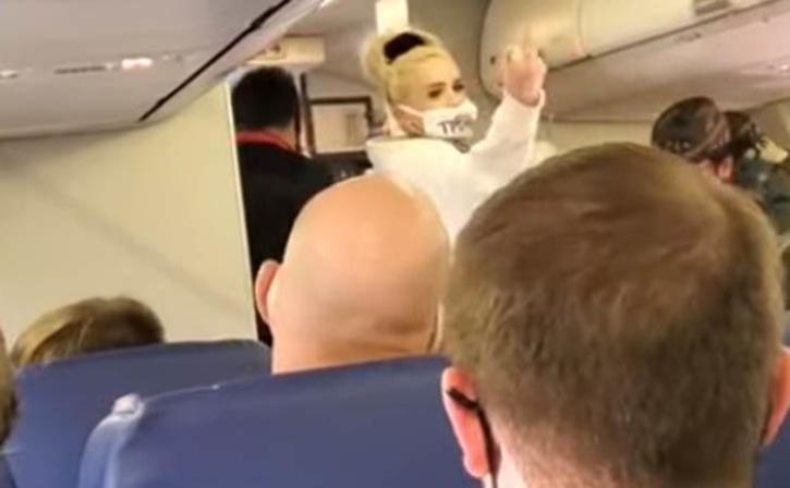 Anti-Masker Couple Removed From Plane