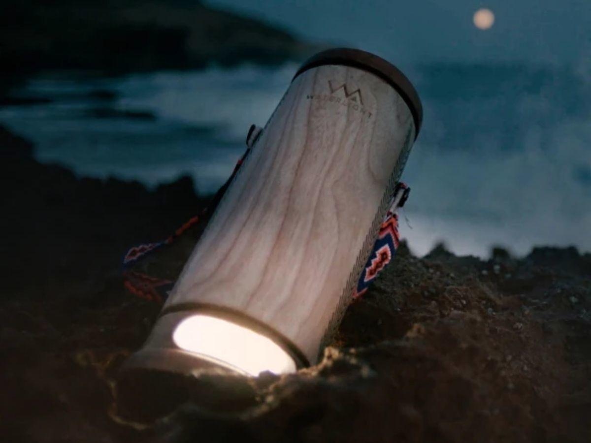 Lantern Creates Electricity Instantly From Water, Up For 45 Days