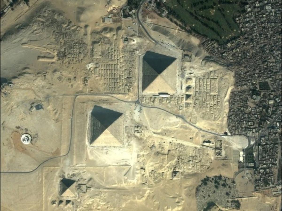 Пирамиды древнего Египта с космоса