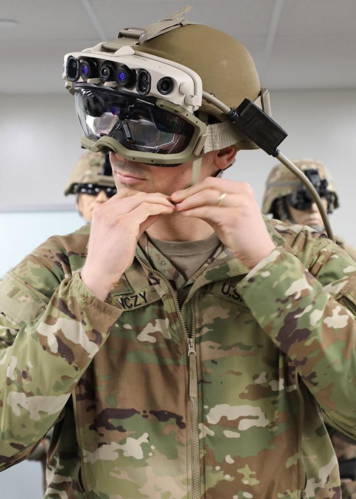 Microsoft Gets 22 Billion To Make 120,000 AR Goggles For US Army Soldiers