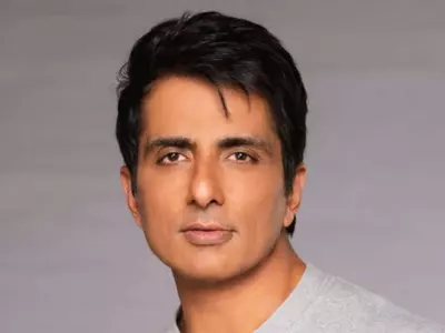 'I Couldn't Avoid Interacting With Them': Sonu Sood Contracted COVID-19 While Helping The Needy