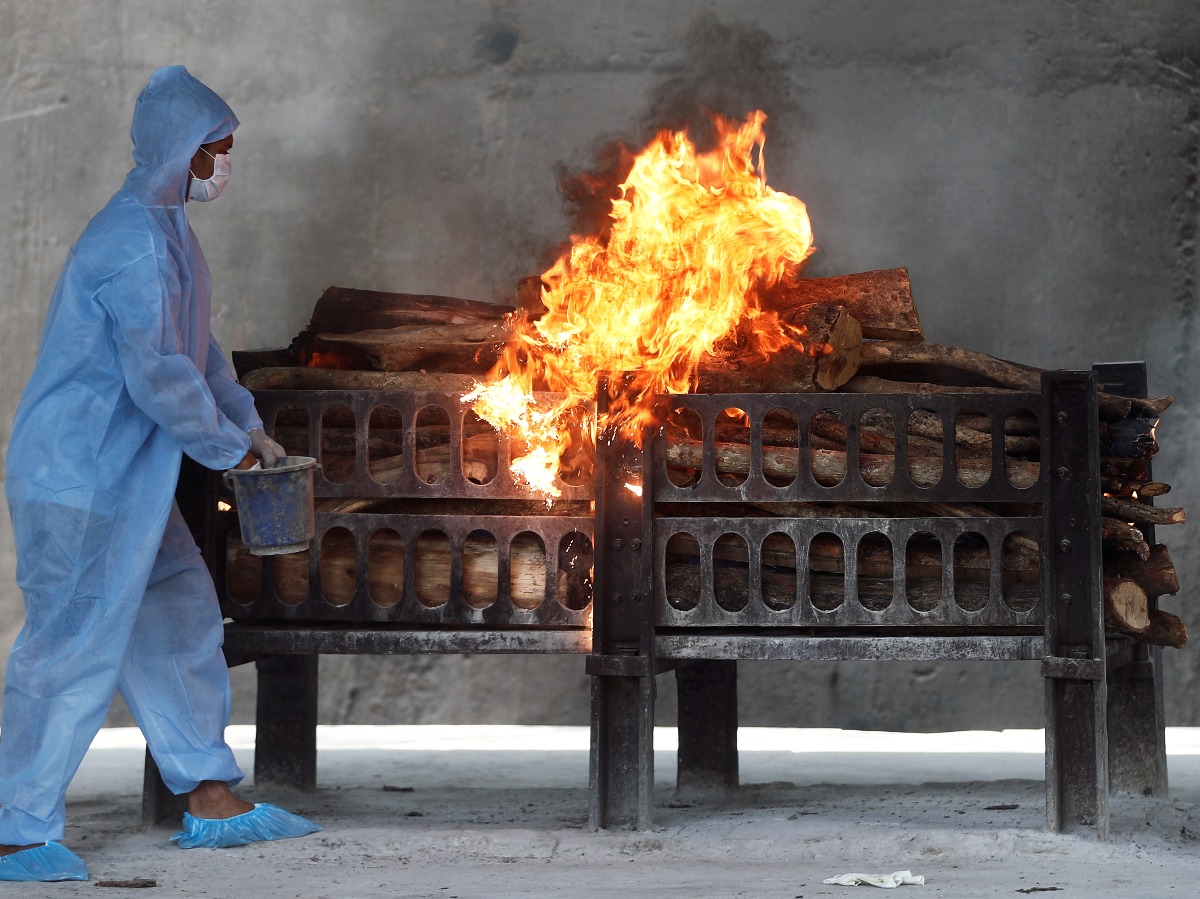 delhi covid crematorium